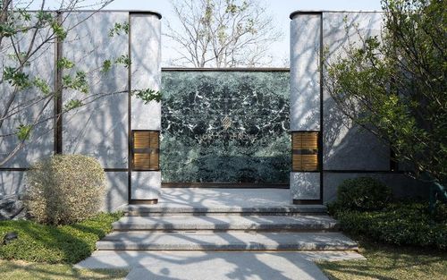 龍湖 用產(chǎn)品 重塑 未來