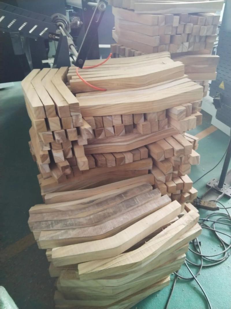 探索實木五軸加工設備 木工與建筑機械的精密融合